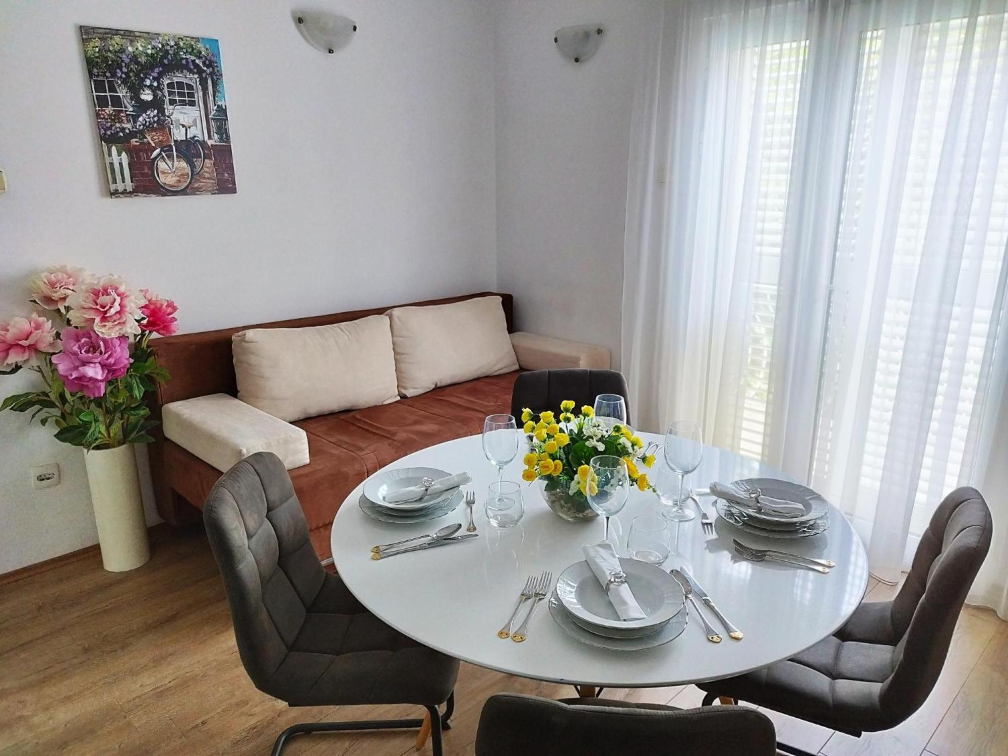 Nela Apartament *