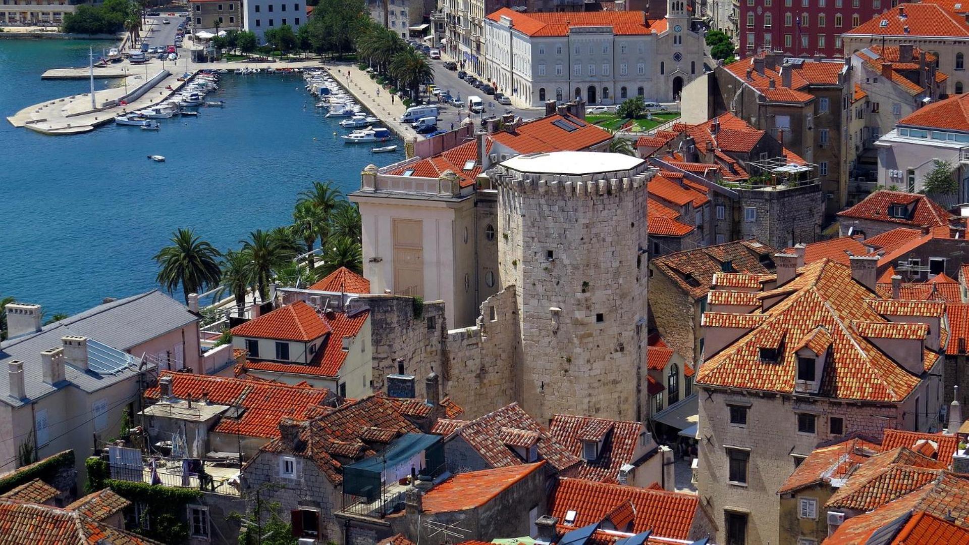 Nela * Split